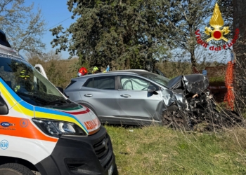 Grave incidente a Parrano: auto contro un casaletto, muore un uomo di 54 anni