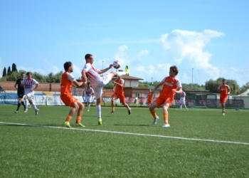 Finale di tempo che condanna l’Orvietana: due gol un rosso spostano gli equilibri