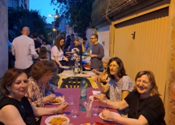“Cena del Vicoletto” a Via Postierla 12: una serata sotto le stelle tra gusto, amicizia e tradizione