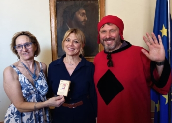 In Comune il tour degli appassionati del Sommo Poeta per vedere il “Dante barbuto” di Orvieto