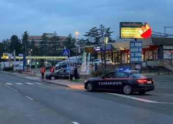 Colpi in serie tra supermercati e negozi, quattro stranieri denunciati dai Carabinieri
