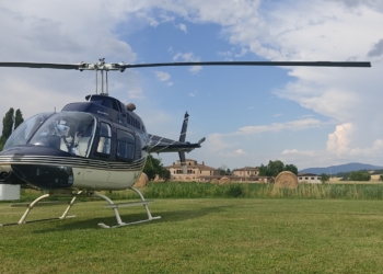 Energia, al via i controlli delle linee elettriche dal cielo con elicottero specializzato