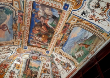 Palazzo Cesi a ferragosto: Sala Immersiva “Be to Bee” con visite guidate ad un prezzo speciale