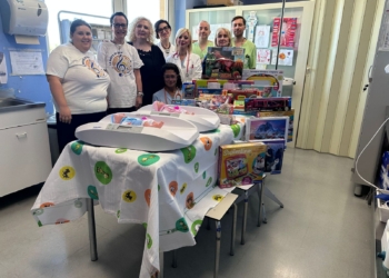 L’Associazione “Le note di Frà” dona giocattoli e attrezzature sanitarie alla Pediatria del Santa Maria della Stella
