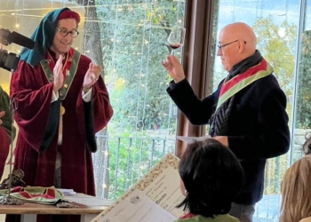 Guido Barlozzetti,  accolto nella Compagnia dei Vignaioli e Tavernieri della Comunità di Torgiano