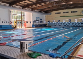 Una città che nuota insieme: la Piscina Comunale ‘Scalabrella’ sempre più viva e accogliente