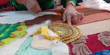Un filo che unisce: quando il crochet diventa arte viva. La magia di “100 Mani”