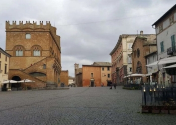 A Capodanno divieto di sosta in Piazza del Popolo e Piazza Duomo