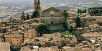 Gli stranieri trainano la crescita turistica di Todi