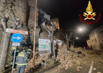 Fabro: crolla una porzione delle mura del castello
