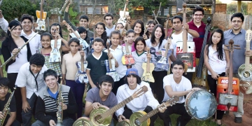 L’armonia degli scarti: in Umbria la musica che nasce dai rifiuti