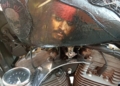 Una Harley “da pirata” per Johnny Depp: l’opera dell’artista Mauro Merlino in viaggio da Orvieto a Milano