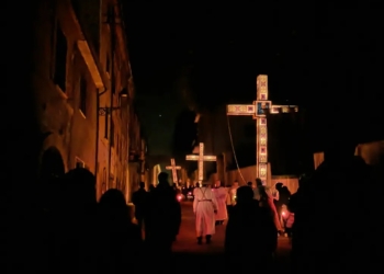 Il bianco della “veccia” e il fuoco dei “buzzichi”: la Pasqua di Castel Viscardo