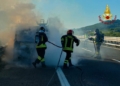 Paura in A1: furgone in fiamme all’altezza di Orvieto, traffico in tilt