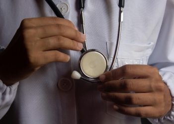 Sanità privata in sciopero: lavoratori in piazza per un contratto fermo da otto anni