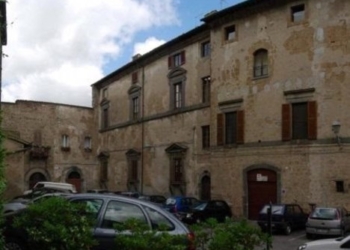 Divieto di sosta in Piazza Clementini giovedì 16 aprile