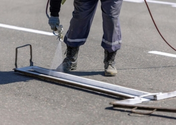 Rifacimento della segnaletica stradale orizzontale in Piazza del Popolo e Piazza dei Gelsi