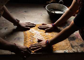 Nella Terra dei Patachitra: Un Viaggio Fotografico e Artistico di Luciana Trappolino