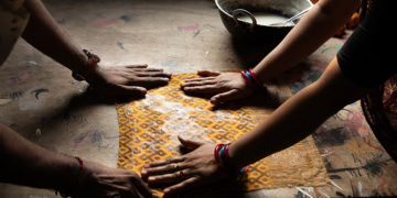 Nella Terra dei Patachitra: Un Viaggio Fotografico e Artistico di Luciana Trappolino