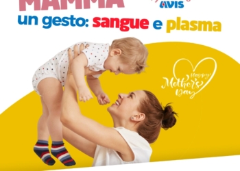 “L’amore di una mamma inizia con un dono”