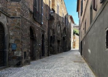 Divieto di transito veicolare in via Alberici nella giornata di venerdi 22 maggio