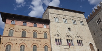 Un “hotel” extralusso sulla piazza medievale di Todi