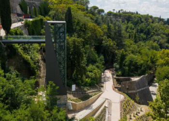 Todi, vandali nel nuovo ascensore beccati dalla videosorveglianza
